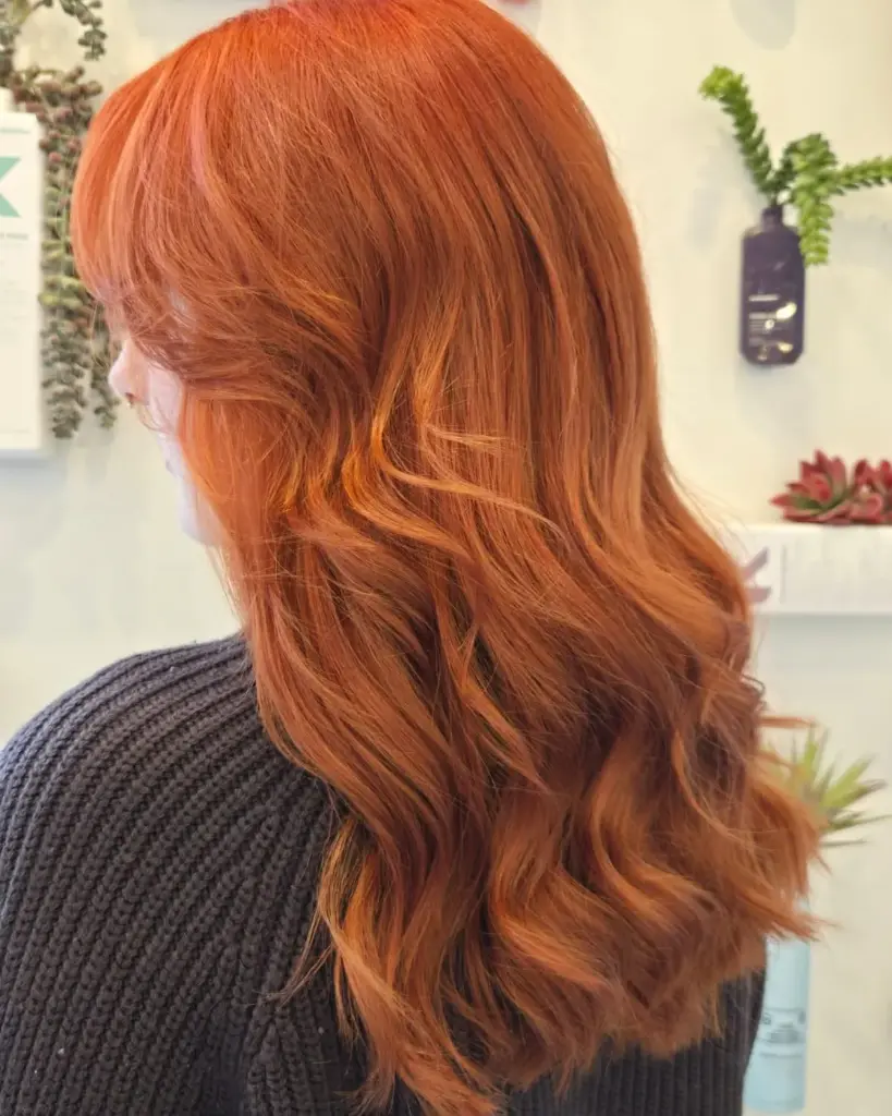 Copper red colour on long waves