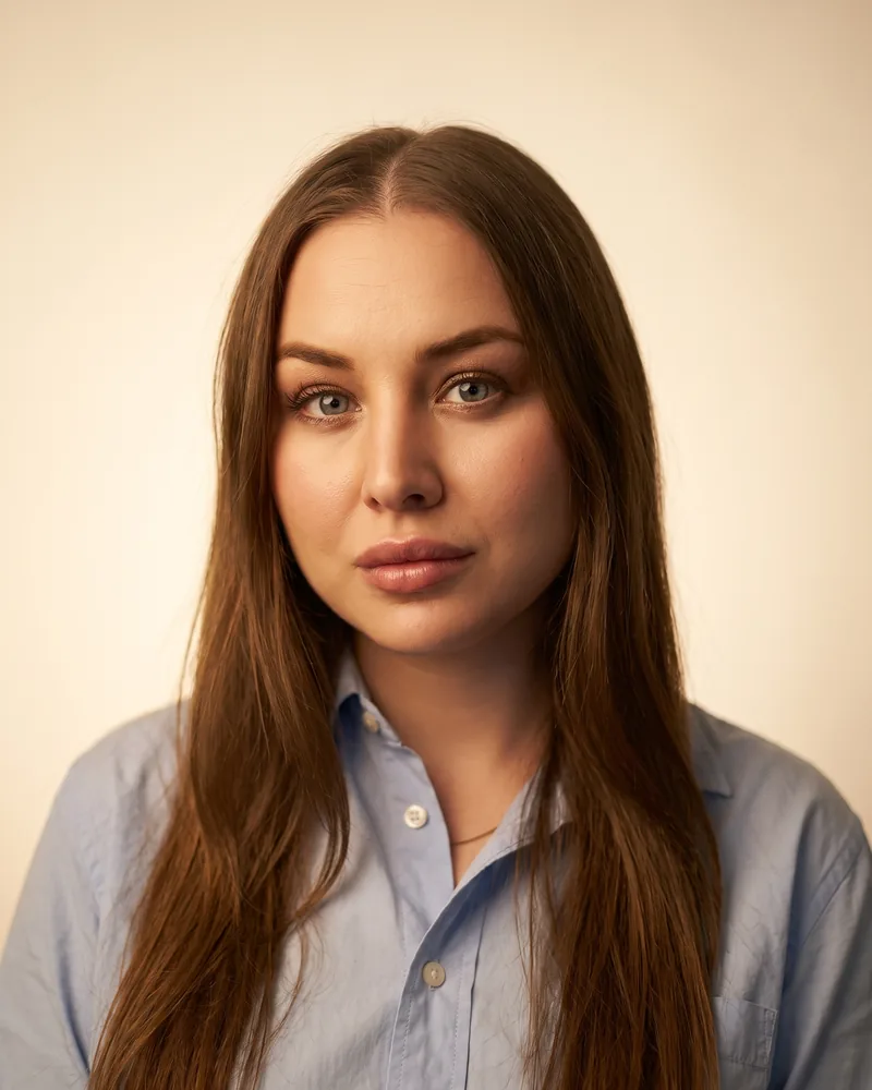 Olga, Designer